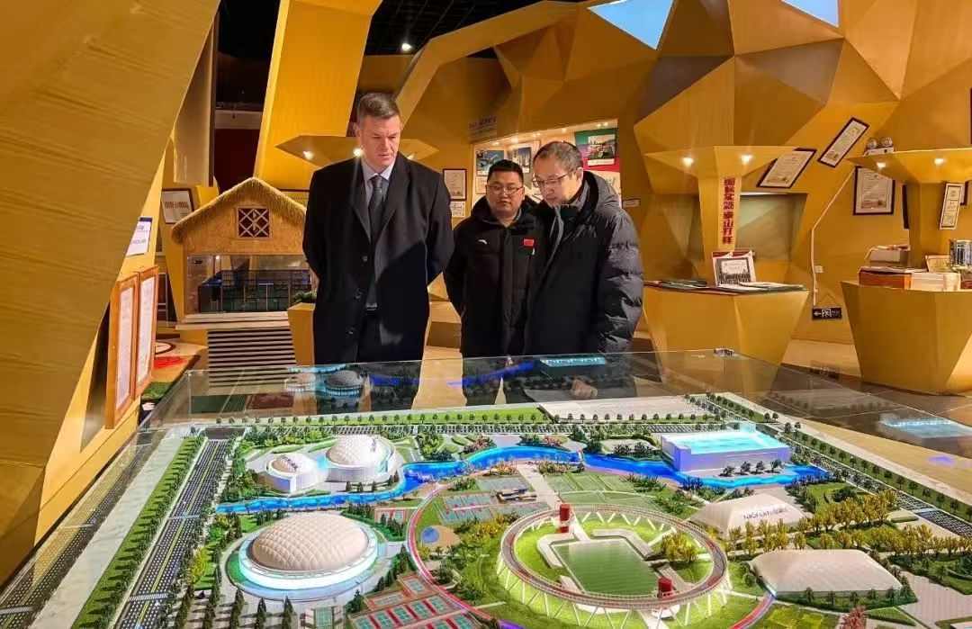 国际柔道联合会副主席卡洛斯·艾力克莅临世俱杯体育参观交流